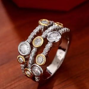 - New 14k White Gold Vermiel & White Topaz Ring Size 9